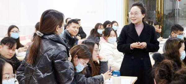 秦都 专家指导+名师授课+培优补弱+日清月结的教学模式