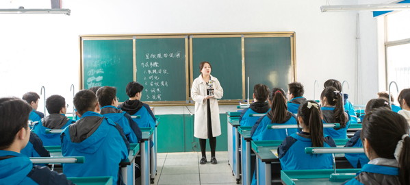 秦都引入导师机制，准确把握考试方向